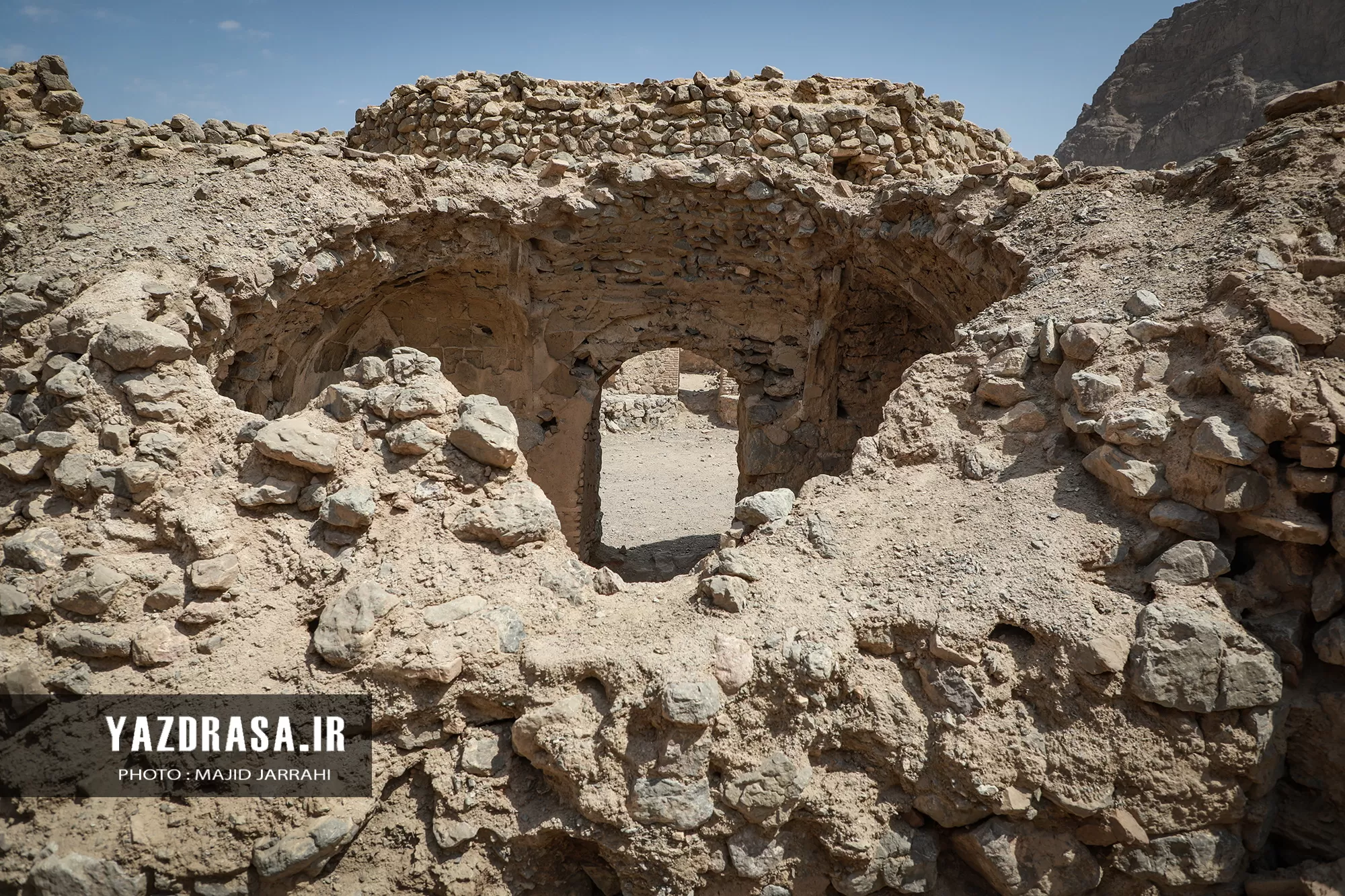 کاروانسرای سنگی انجیره اردکان