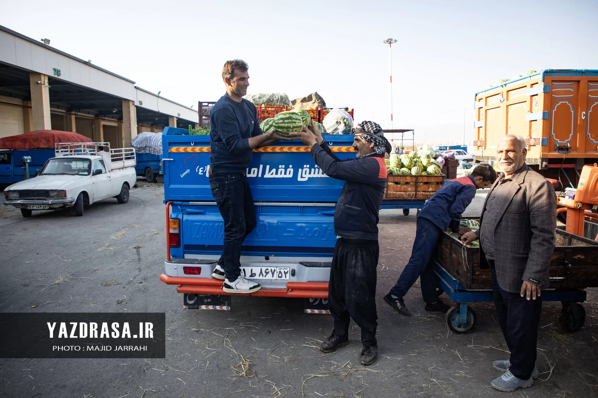 یک روز با میدان‌داران تره‌بار شاهدیه