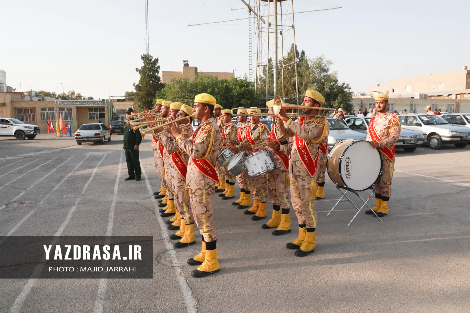 دیدار سردار نقدی با خانواده شهدای یزد