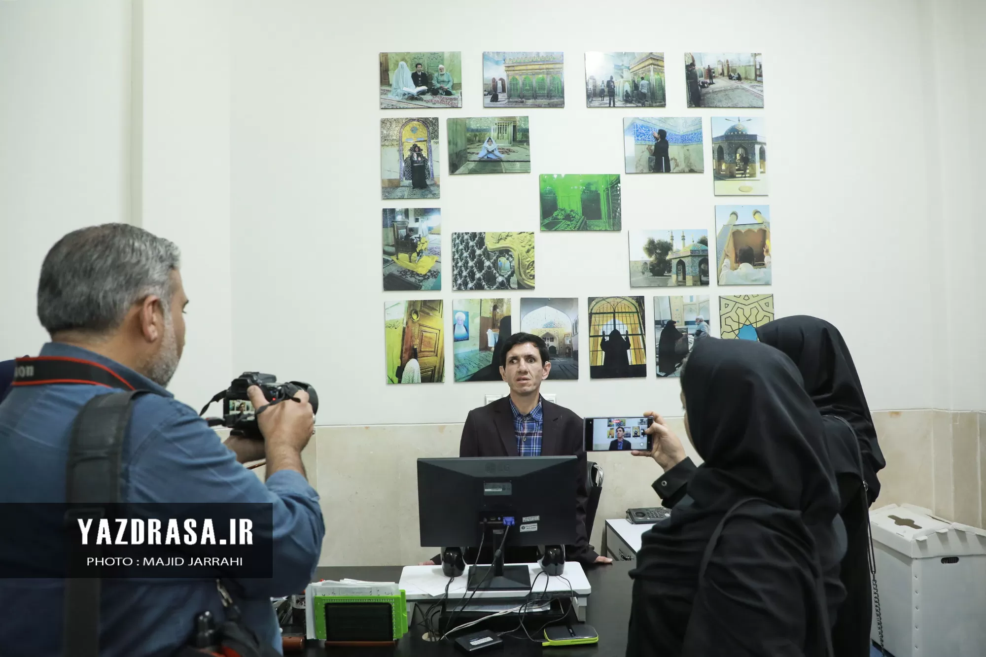 تور بازدید خبرنگاران از کتابخانه مرکزی یزد