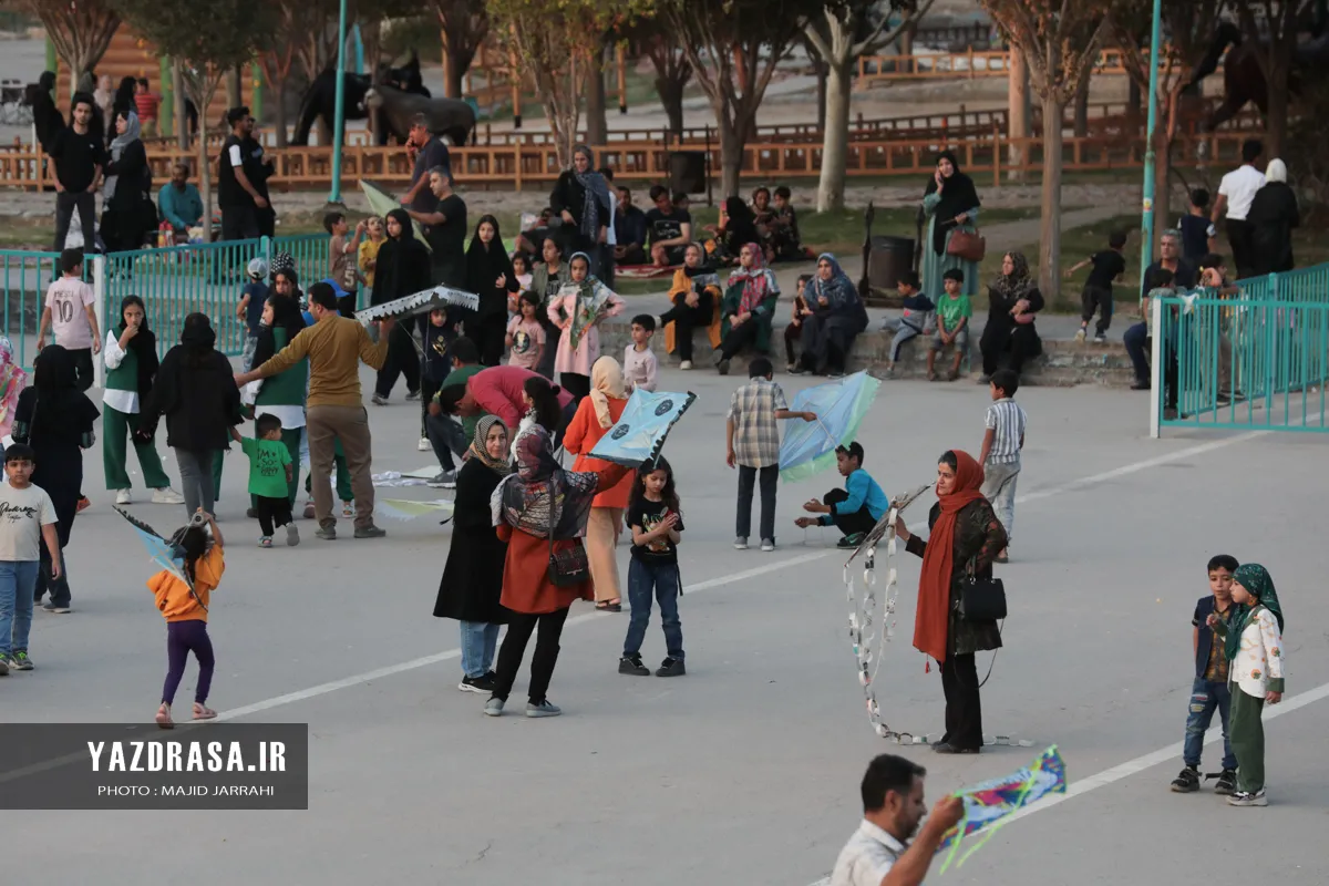 برگزاری جشنواره پرواز بادبادک‌ها در یزد