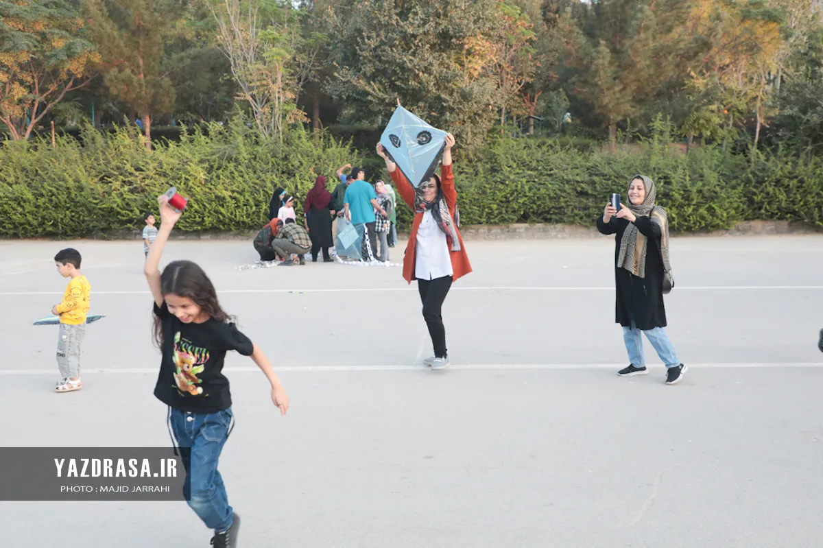 برگزاری جشنواره پرواز بادبادک‌ها در یزد