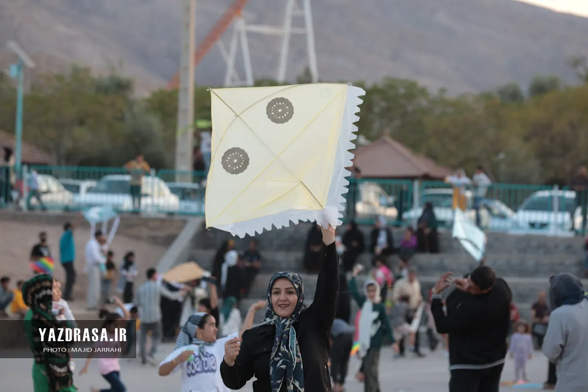 برگزاری جشنواره پرواز بادبادک‌ها در یزد