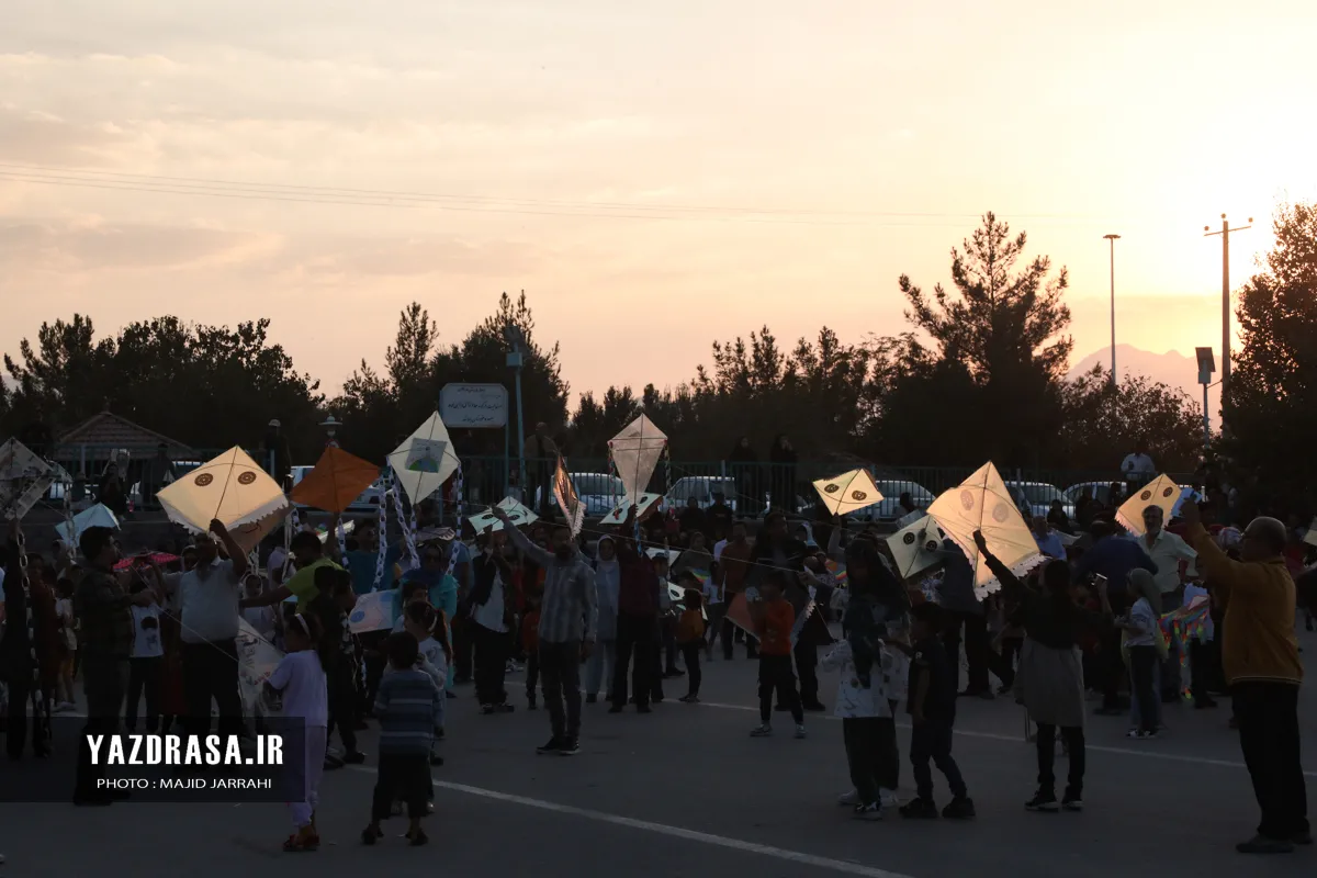 برگزاری جشنواره پرواز بادبادک‌ها در یزد