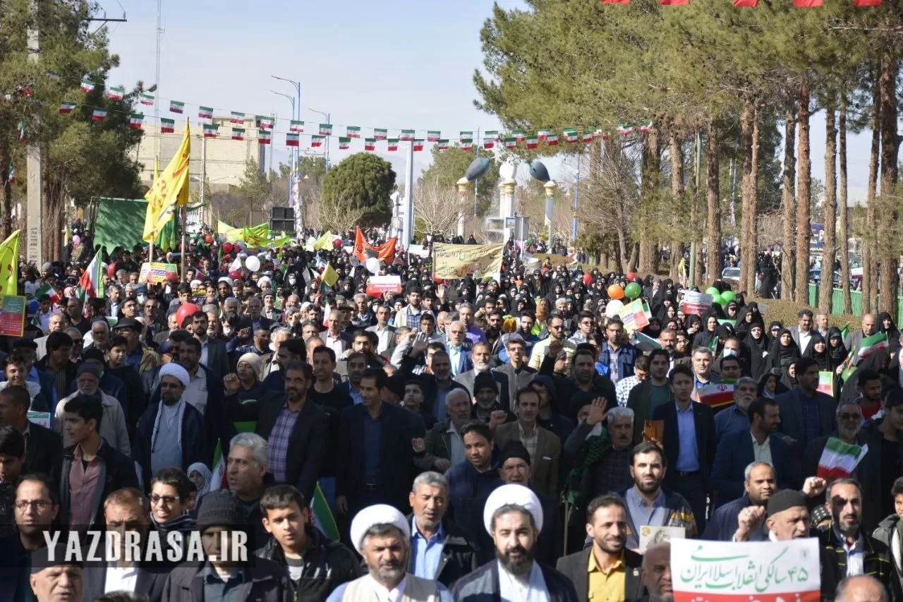 حماسه حضور میبدی‌ها در جشن 45 سالگی انقلاب