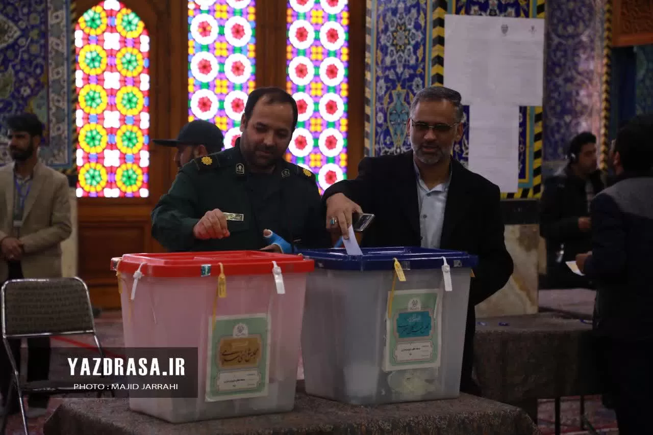 حضور پرشور یزدی‌ها در پای صندوق‌های رأی