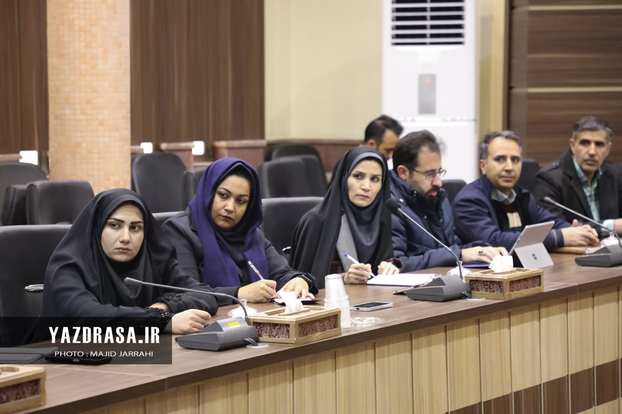 نشست اداره کار یزد با محوریت طرح فجرانه