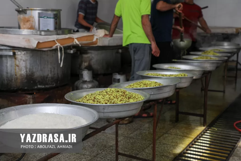برپایی ضیافت افطاری در مساجد شهر یزد