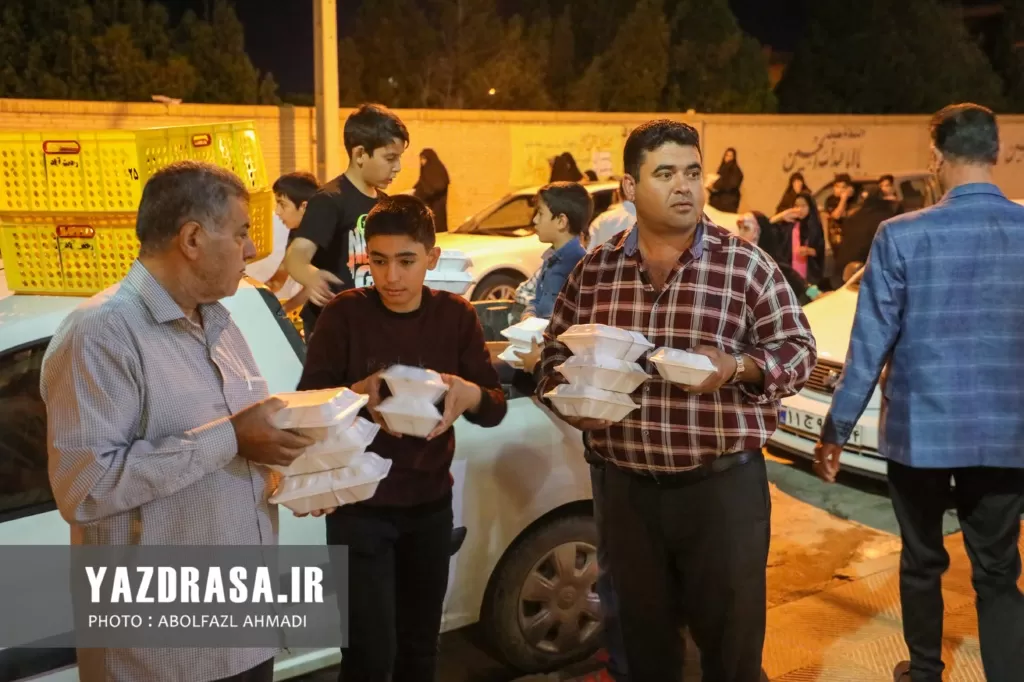 برپایی ضیافت افطاری در مساجد شهر یزد