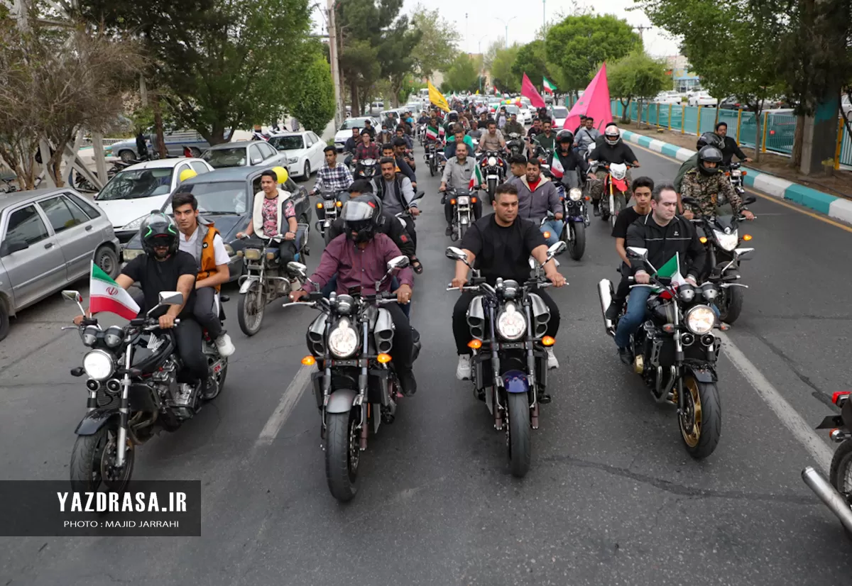 کاروان موتوری در حمایت از اقدام سپاه