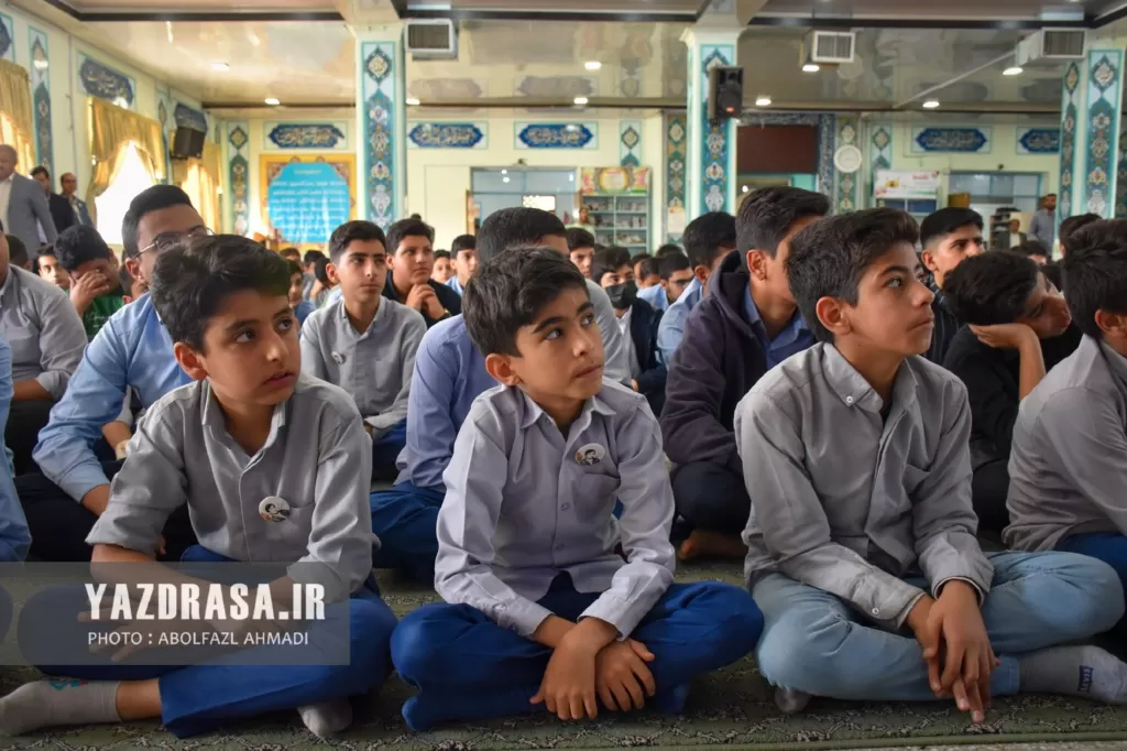 سپاسگزاری دانش‌آموزان مدرسه شهید مرشد یزد از سپاه