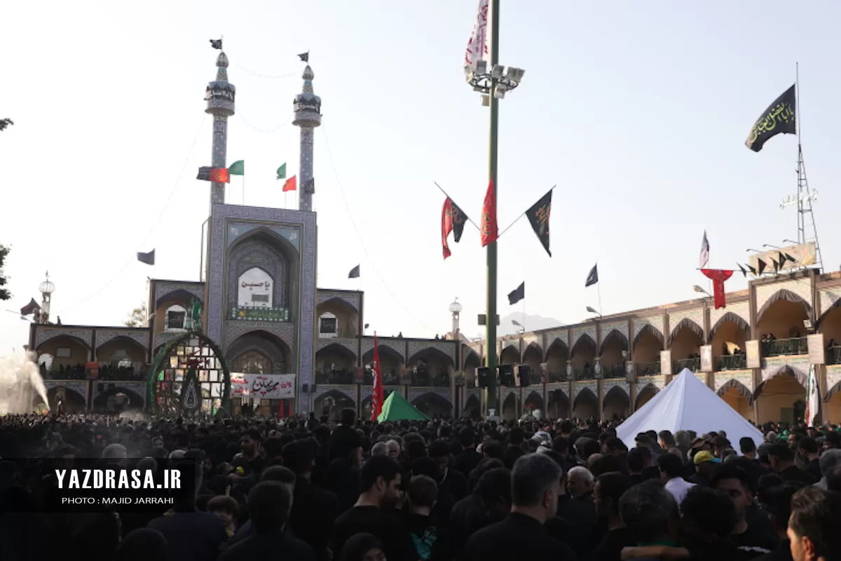 آئین نخل‌برداری در حسینیه باغ بهار مهریز