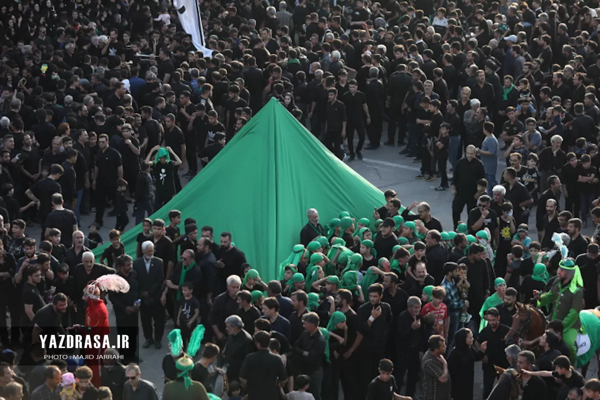 تعزیه‌خوانی روز عاشورا در حسینیه باغ بهار مهریز