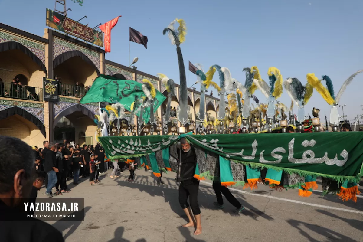 تعزیه‌خوانی روز عاشورا در حسینیه باغ بهار مهریز