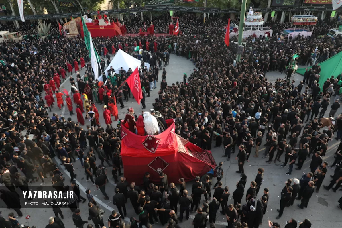 تعزیه‌خوانی روز عاشورا در حسینیه باغ بهار مهریز