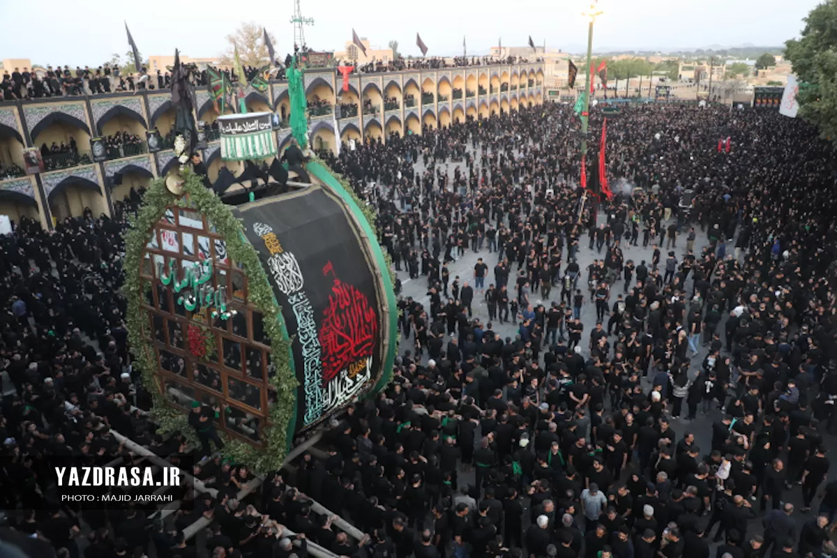 تعزیه‌خوانی روز عاشورا در حسینیه باغ بهار مهریز