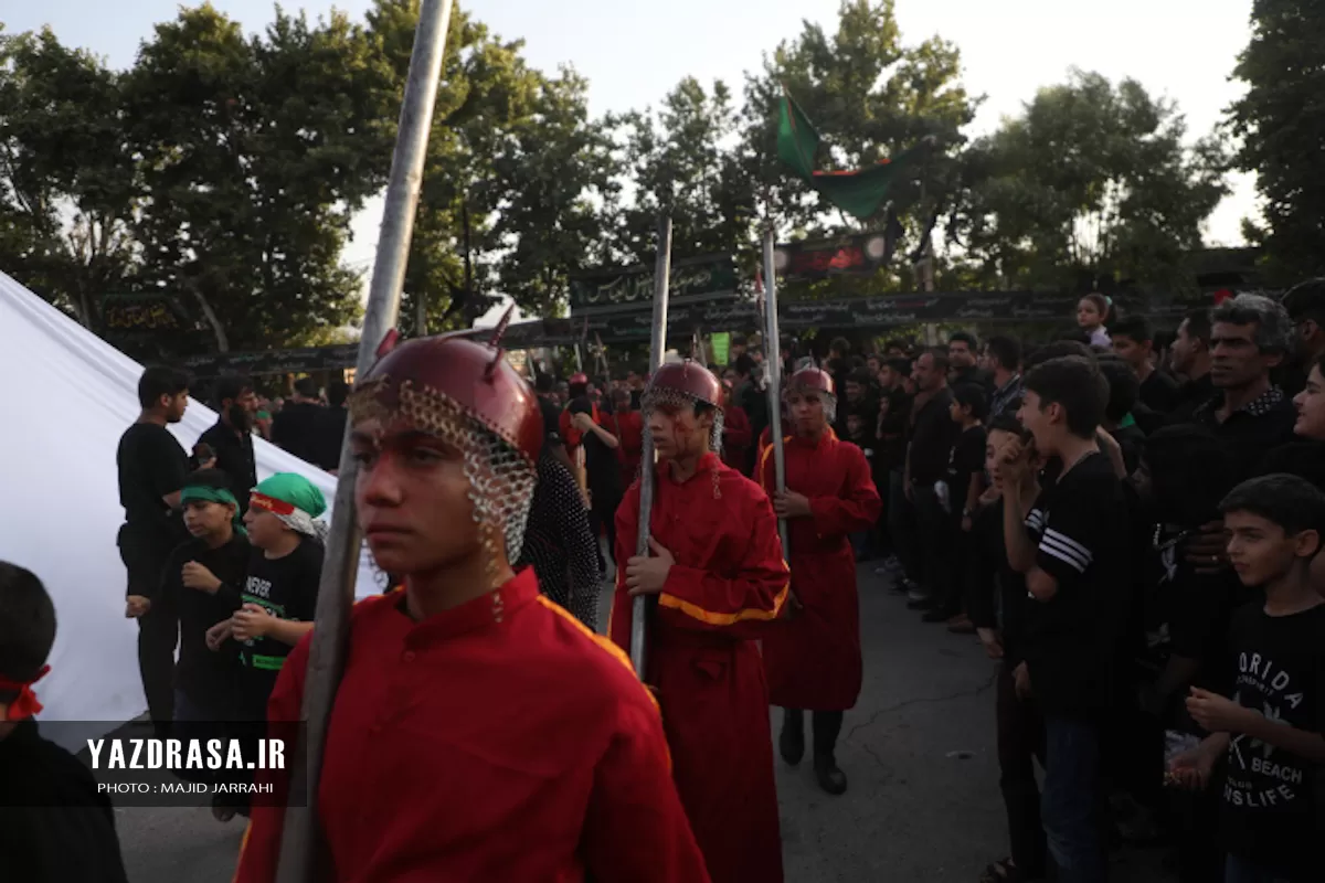 تعزیه‌خوانی روز عاشورا در حسینیه باغ بهار مهریز