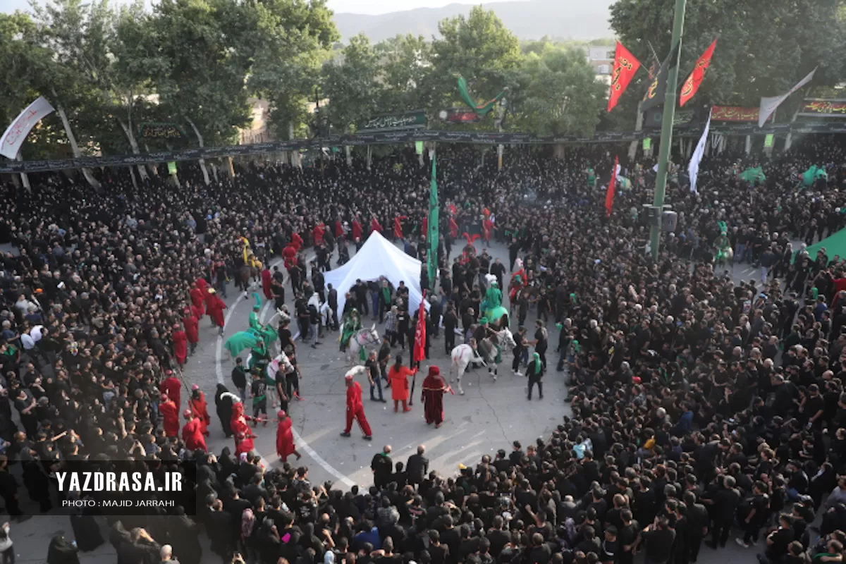 تعزیه‌خوانی روز عاشورا در حسینیه باغ بهار مهریز