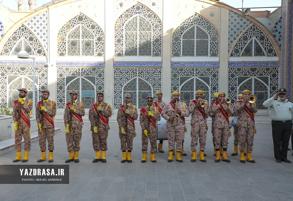 غبارروبی گلزار قهرمانان وطن در یزد انجام شد