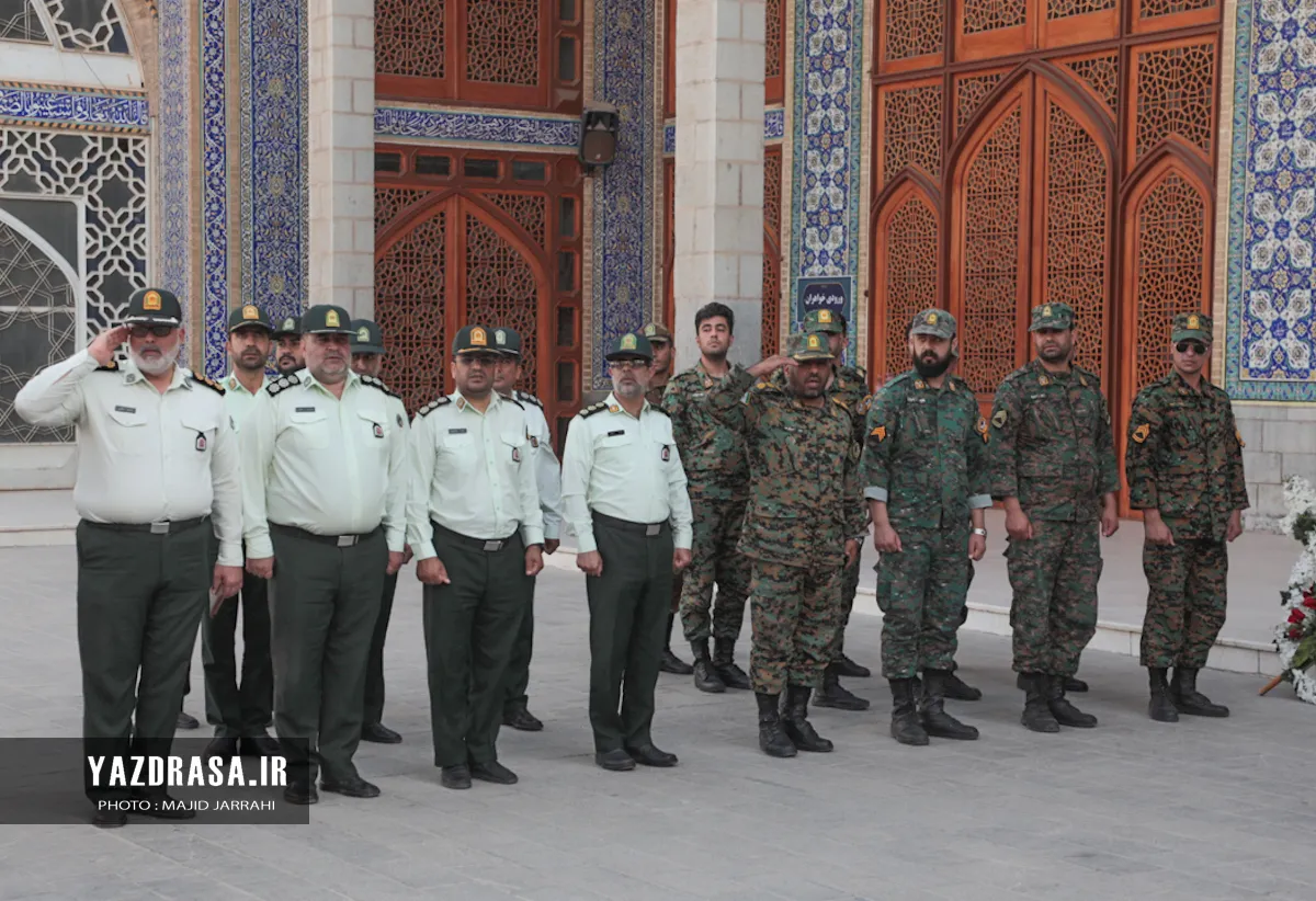 غبارروبی گلزار قهرمانان وطن در یزد انجام شد