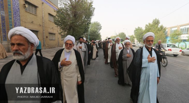 دسته‌‌عزای روحانیون یزدی به مناسبت ارتحال امام راحل