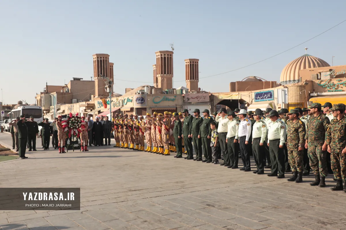 غبارروبی گلزار قهرمانان وطن در یزد انجام شد